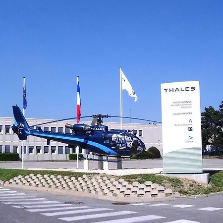 Hyper Centre De - Studette 47 * Валанс